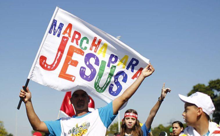 30ª Marcha Para Jesus levou mais de três mil fiéis à Praça da Bíblia em Sete Lagoas 