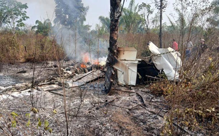 Avião de pequeno porte cai e deixa 5 mortos no Mato Grosso; veja vídeo