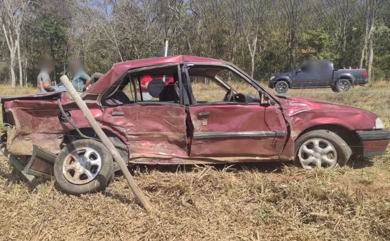 Motorista invade acostamento e mata jovem que aguardava guincho em rodovia mineira