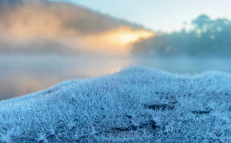 Inmet emite alerta para queda de temperatura em 374 cidades de Minas Gerais; veja lista