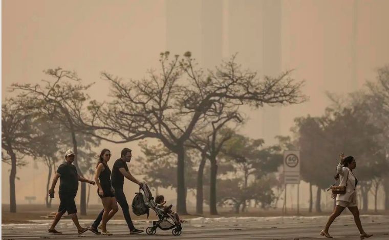 Foto: Marcelo Camargo/ABr - AlÃ©m das aÃ§Ãµes de combate aos incÃªndios que vÃªm ocorrendo em diversas regiÃµes do paÃ­s, Ã© preciso que a populaÃ§Ã£o esteja orientada sobre como se proteger e evitar, sempre que possÃ­vel, a exposiÃ§Ã£o aos poluentes e Ã  fumaÃ§a 