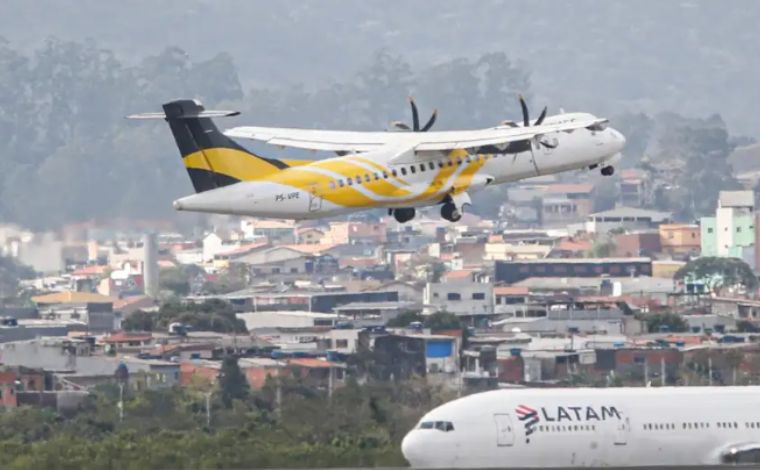 Avião da Voepass faz pouso de emergência em cidade de Minas Gerais 