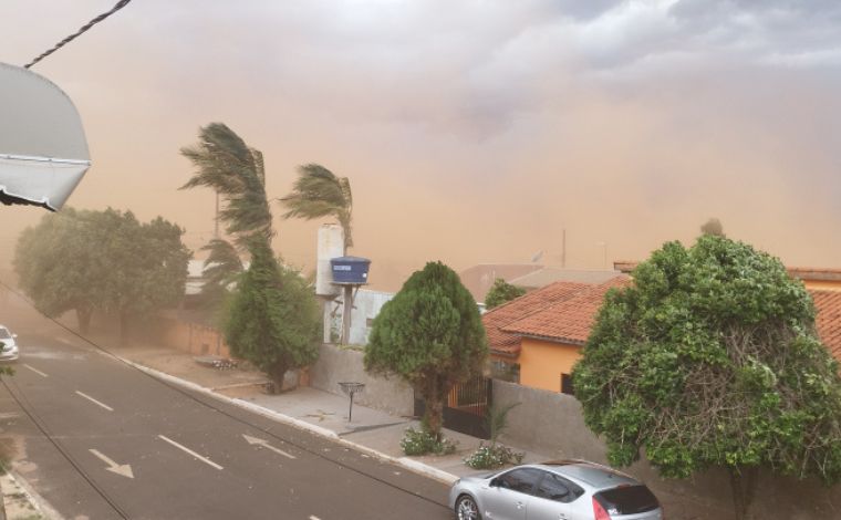 Inmet emite alerta de vendaval para mais de 200 cidades de MG; ventos podem chegar a 60 km/h