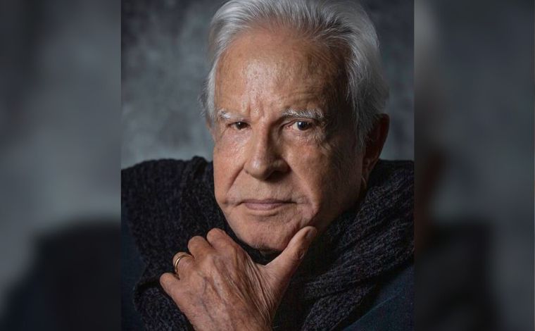 Morre aos 97 anos Cid Moreira, jornalista que marcou a televisão brasileira