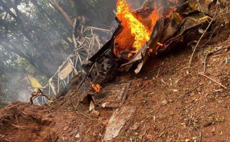 Avião de pequeno porte cai e deixa um morto no interior de Minas Gerais 