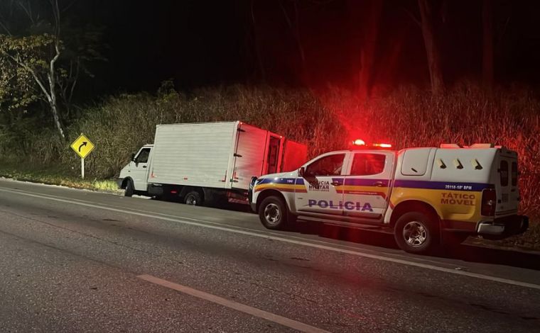 Jovem é preso após furtar caminhão com carga de tanquinhos e fugir pela BR-040