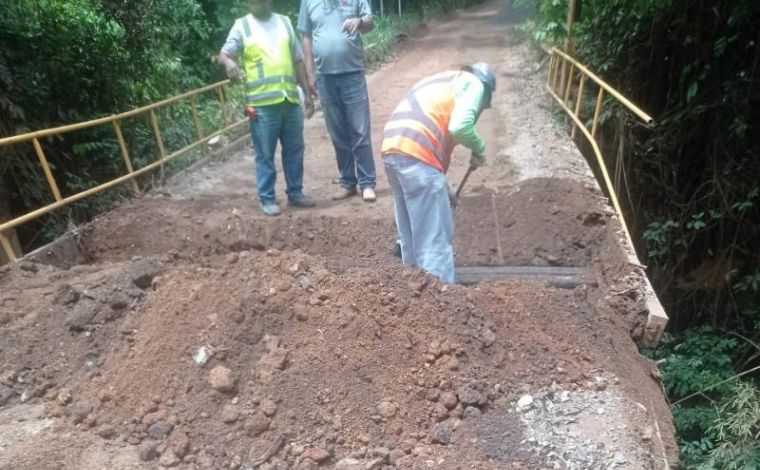 Ponte entre Sete Lagoas e Araçaí é restaurada após danos causados por chuvas