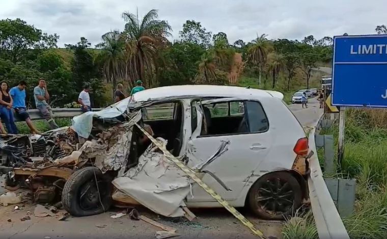 Motorista morre após colisão frontal com caminhão na rodovia LMG-323, entre Jaboticatubas e Baldim