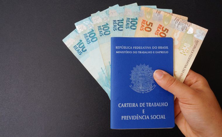 Foto: Getty Images - Ao todo, mais de 47 milhÃµes de trabalhadores poderÃ£o ser beneficiados com o novo programa, que abrange empregados CLT em geral, incluindo empregados domÃ©sticos, trabalhadores rurais e contratados por MEIs